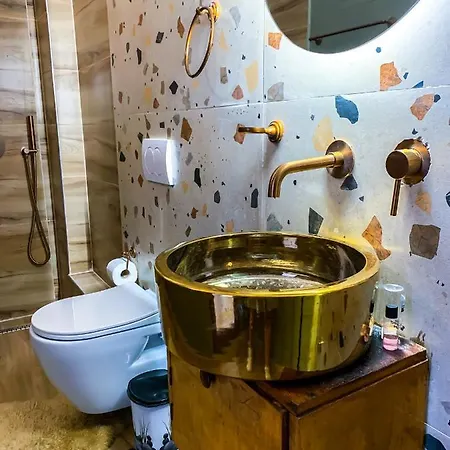 Oda's Hotel 3*