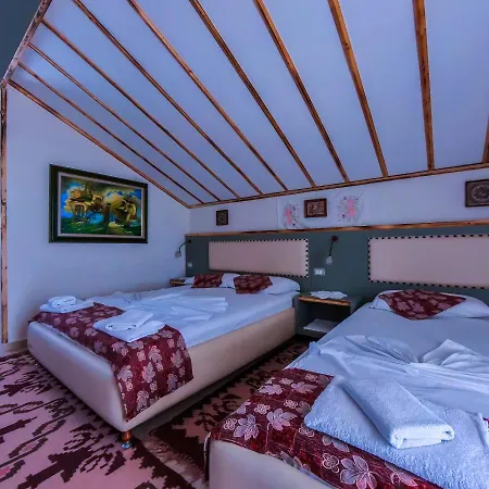 Oda's Hotel 3*